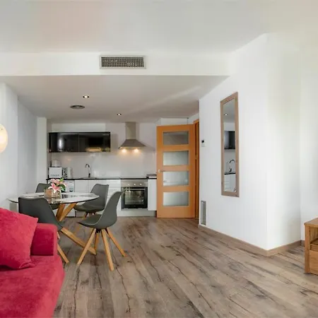 Parrot's House Fenals Апартаменты *