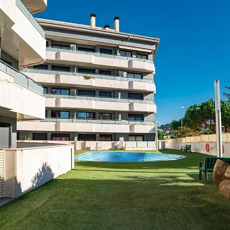 Parrot's House Fenals Апартаменты